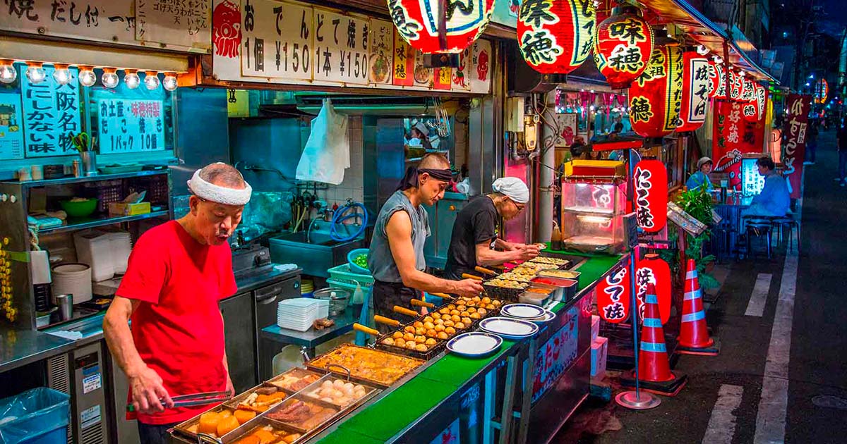 A Food Lover`s Guide to Osaka: Must-Try Dishes