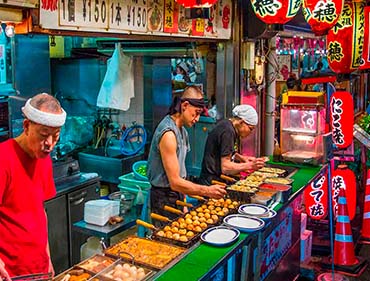 A Food Lover`s Guide to Osaka: Must-Try Dishes